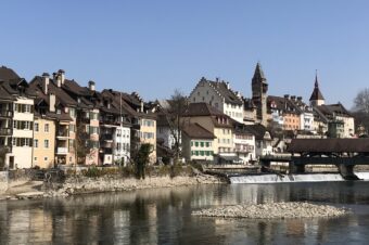 *DEN GANZEN SOMMER FÜR SIE DA!* Verbinden Sie den Einkauf bei uns mit einem Besuch im Städtli Bremgarten.