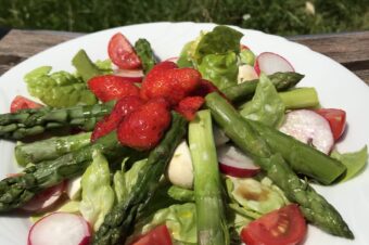 *SPARGELSALAT* probieren Sie Nature – Mariposa oder Eisvogel dazu. Sooo fein! ->weiterlesen