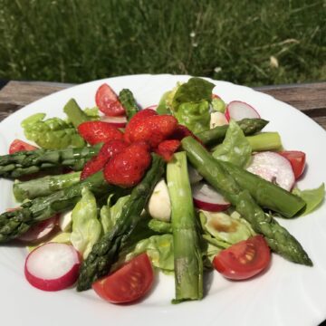 *SPARGELSALAT* probieren Sie Nature – Mariposa oder Eisvogel dazu. Sooo fein! ->weiterlesen